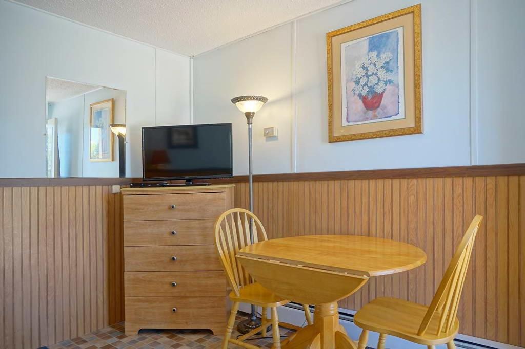Green Acres Motel Summerside Exterior photo